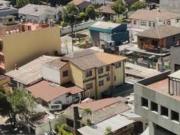 PROPIEDAD EN VENTA EN LA FLORESTA IDEAL HOSTAL, BAR,...