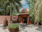 Propiedad estilo hacienda con 6 cabañas en venta en Tulum