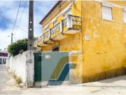 Propriedade com duas moradias, três arrecadações e...
