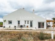 Propriedade com moradia V6 para venda na Luz, Algarve