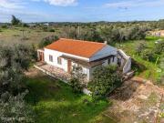 PROPRIEDADE RRAL COM 2 CASAS E COM 2.75 HECTARES DE...