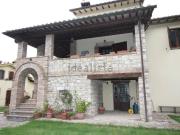 Rustici e casali in vendita di 1609 m²