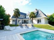 Propriété 10 pièces 318 m²