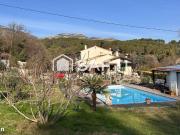 Propriété 12 pièces 242 m²