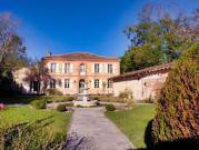 Propriété avec piscine et jardin
