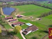 Propriété 21 hectares 2 habitations 648m² Neuville Les Dames