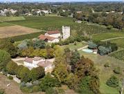 Propriété avec piscine et jardin