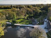 Propriété avec piscine et jardin