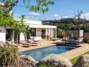 Propriété en bord de mer avec jardin