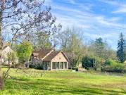 Propriété avec piscine et jardin