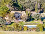 Propriété avec piscine et jardin