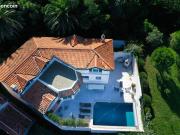 Propriété 5 pièces 232 m²