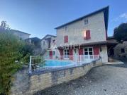 Propriété avec piscine et jardin