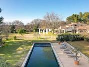 Propriété avec piscine et jardin