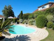 Propriété 7 pièces 200 m²