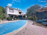 Propriété 7 pièces 223 m²