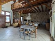 propriété avec deux habitations, piscines et terrain