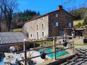 Propriété avec Grand Terrain et Dépendances