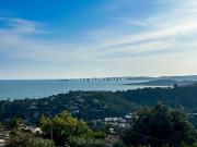 Villa avec piscine et terrasse