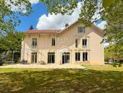 Propriété avec piscine et jardin