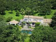 Propriété avec piscine