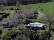 Propriété avec piscine et jardin