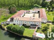 Propriété avec piscine et jardin