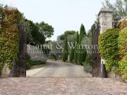 Propriété avec piscine et jardin