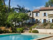 Propriété avec piscine et jardin
