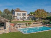 Propriété avec piscine