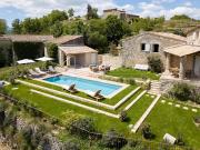 Propriété avec piscine