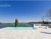 Propriété avec piscine et jardin