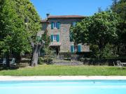 Propriété avec piscine