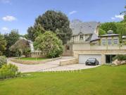Propriété avec piscine et jardin