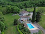 Propriété avec piscine et jardin