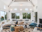 Propriété avec piscine en bord de mer