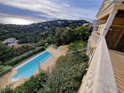 Propriété avec piscine en bord de mer
