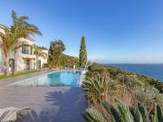 Propriété avec piscine en bord de mer