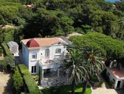 Propriété avec piscine en bord de mer