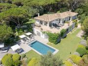 Propriété avec piscine en bord de mer