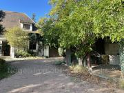 Propriété avec piscine et dépendances