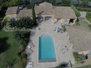 Propriété avec piscine et jardin