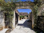 Propriété avec piscine et jardin