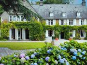 Propriété avec piscine et jardin