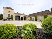 Propriété avec piscine et jardin