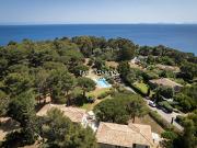 Propriété avec piscine et jardin