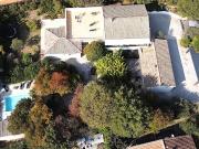 Propriété avec piscine et jardin