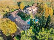 Propriété avec piscine et jardin