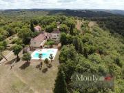 Propriété avec piscine et jardin