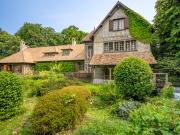 Propriété avec piscine et jardin